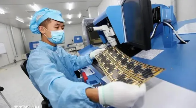 Vietnam sees opportunities to attract investments in electronics support industries