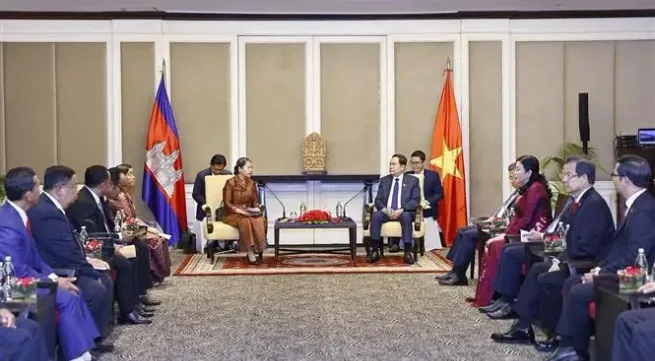 Top legislator receives Chairwoman of Cambodia-Vietnam Friendship Association