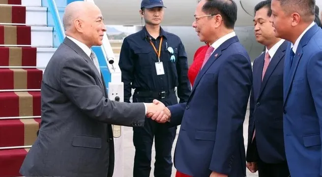 Cambodian King begins state visit to Vietnam