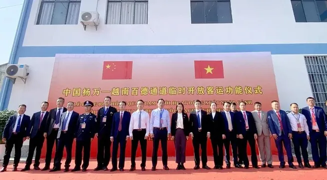 Vietnam, China open two temporary cross-border routes