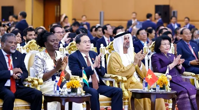 Vietnamese, foreign top legislators pay courtesy calls to Cambodian leaders