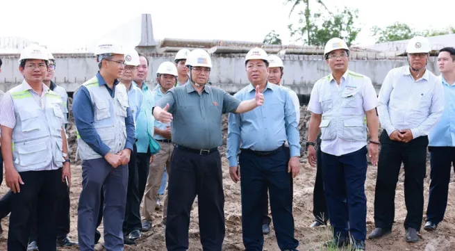 PM inspects Can Tho-Ca Mau Expressway project