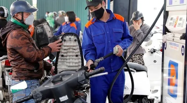 Petrol prices fall marginally in latest adjustment