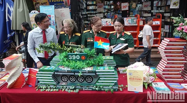 Book week commemorates 80th founding anniversary of Vietnam People’s Army