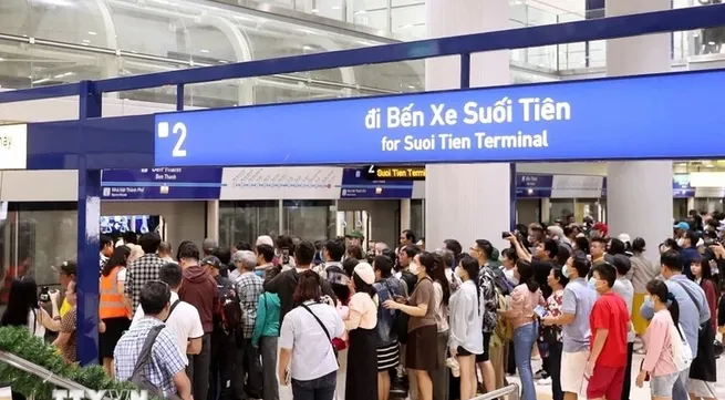 HCM City's Metro Line 1 transports 279,000 passengers in first three days