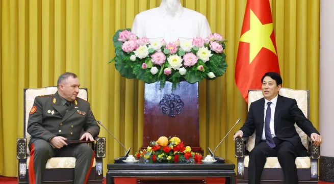 State President receives Belarusian Defence Minister