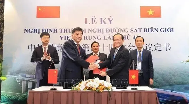Vietnam, China ink protocol on railway transport cooperation