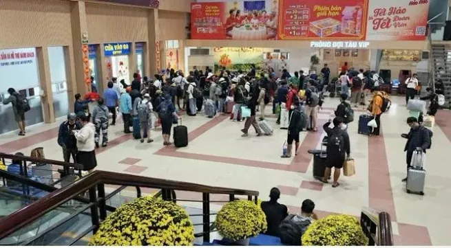 Over 300,000 train tickets for Tet holiday sold