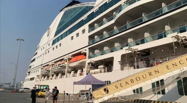 Over 1,200 foreign tourists arrive in Ha Long on cruises