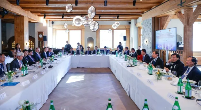 High-tech investment in Vietnam takes centre stage on sidelines of WEF meeting