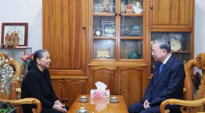 Party General Secretary To Lam pays tribute to late Party chief