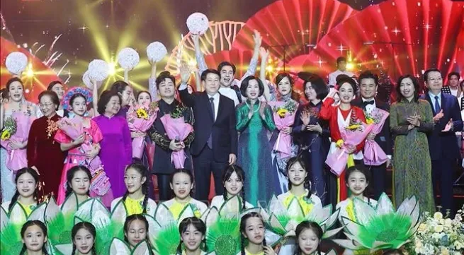 Overseas Vietnamese look towards homeland