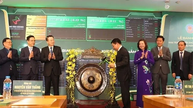 Stock market rises on first trading day of 2025