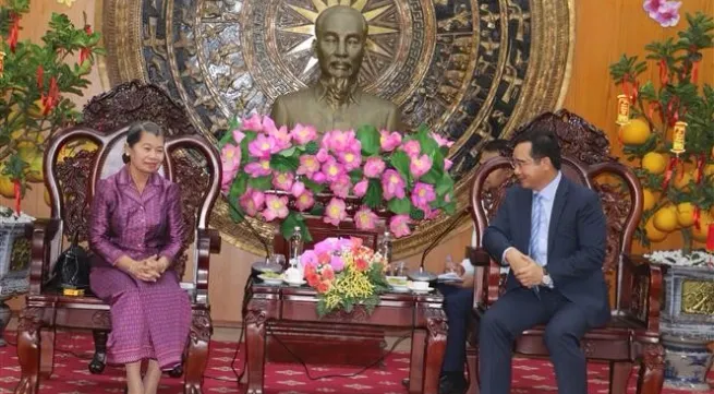 Cambodian delegation pays pre-Tet visit to Long An