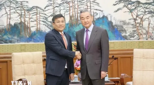 China places great importance on relationship with Vietnam: Chinese FM