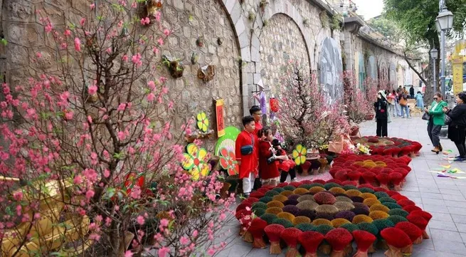 Nationwide cultural festivities welcome Tet 2025