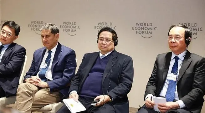 PM addresses seminar on global trade, development in smart era in Davos