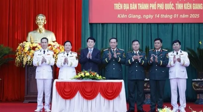 State leader pays pre-Tet visits to armed forces in Phu Quoc