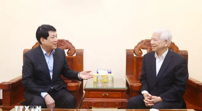 State President extends Tet greetings to former leaders