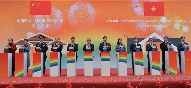 Vietnam, China launch new border crossing to enhance trade