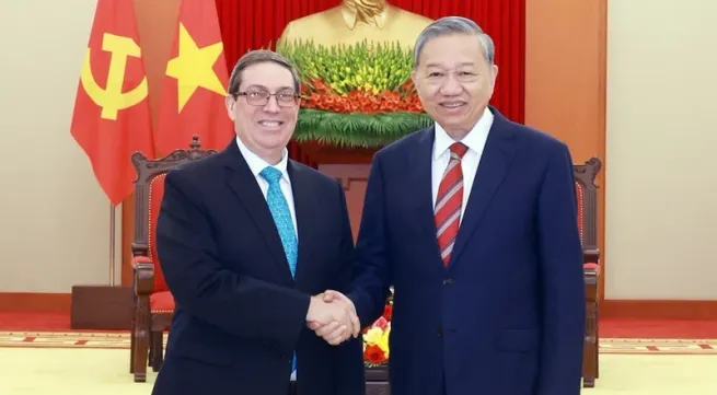 Party chief hosts Cuban top diplomat in Hanoi