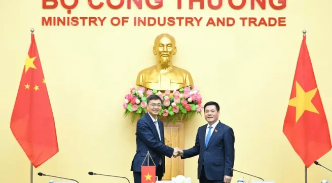 Trade sector signs two cooperation agreements with China's Guangxi