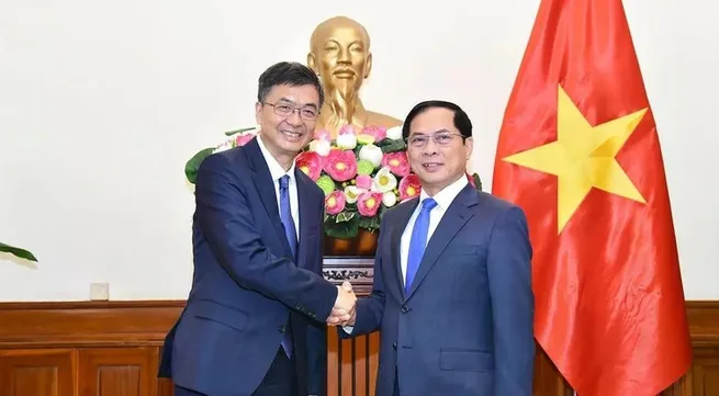 Deputy PM, FM holds talks with Party Secretary of China's Guangxi