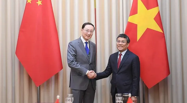 Official highlights need to make railway cooperation new symbol of Vietnam-China ties