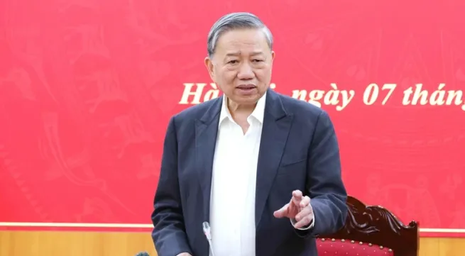 Vietnam needs clear strategy for private economic development: Party chief