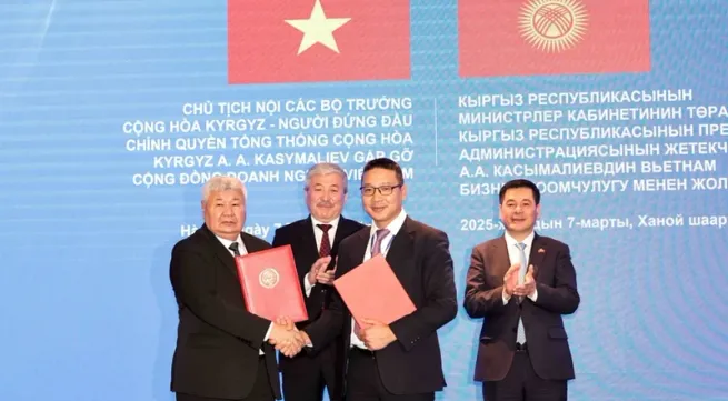 Kyrgyz PM wraps up official visit to Vietnam