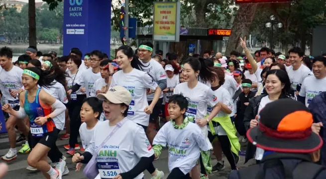 Nearly 2,000 people run in response to Earth Hour 2025