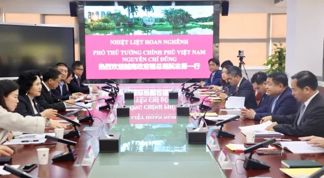 Deputy PM explores economic development experience in Shenzhen city