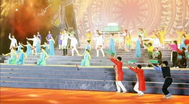 Night tour at Hung Kings Temple offers sacred experience