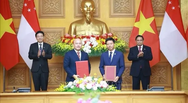 Singaporean PM concludes official visit to Vietnam