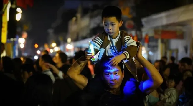 Vietnam saves 448,000 kWh during Earth Hour 2025