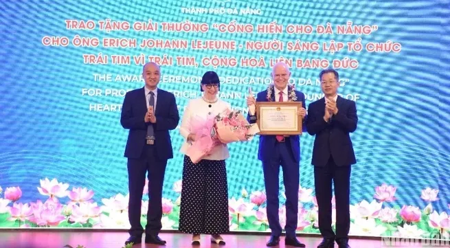 Da Nang honours founder of Heart for Heart Foundation