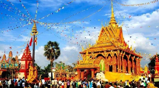 Government leader extends New Year wishes to Khmer people