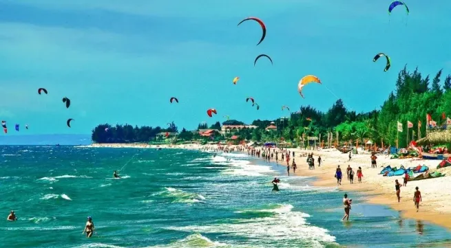 The appeal of domestic tourism during the April 30 and May 1 holidays