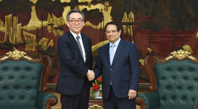 In Pictures: Prime Minister Pham Minh Chinh meets with Minister of Foreign Affairs of the RoK Cho Tae-yul