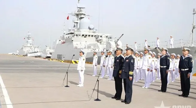 Vietnamese, Chinese navies conduct joint patrol in Gulf of Tonkin