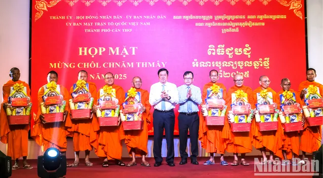 Can Tho: Gathering marks traditional Chol Chnam Thmay Festival of Khmer people