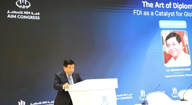 Deputy PM Nguyen Chi Dung addresses AIM Congress 2025 in UAE