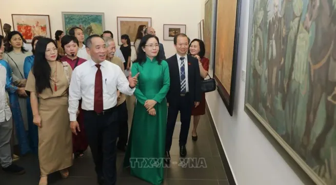 Exhibition showcases President Ho Chi Minh in fine arts ​