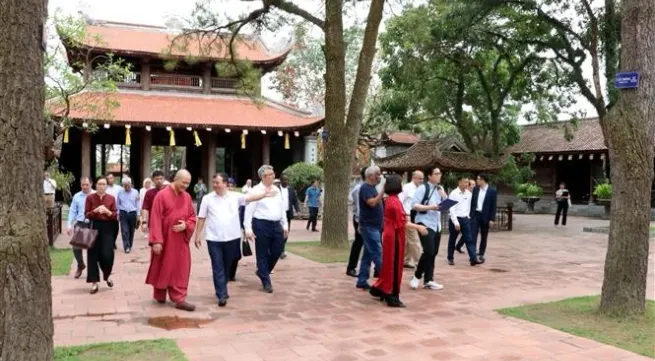 Foreign diplomats explore Con Son – Kiep Bac heritage site