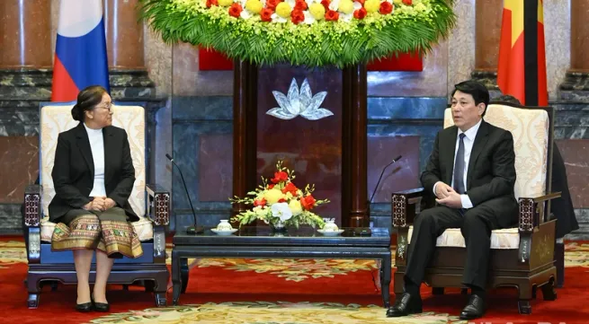 State President hosts Lao Vice President State