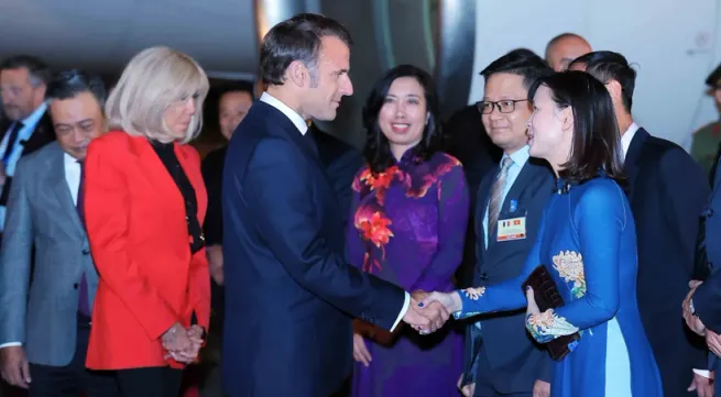 French President begins state visit to Vietnam