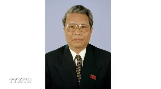 Brief biography of former State President Tran Duc Luong