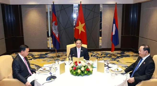 Vietnamese, Cambodian, Lao PMs hold working breakfast on sidelines of 46th ASEAN Summit