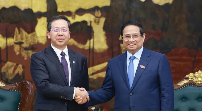PM urges China Huadian Corporation to contribute more to Vietnam's energy sector