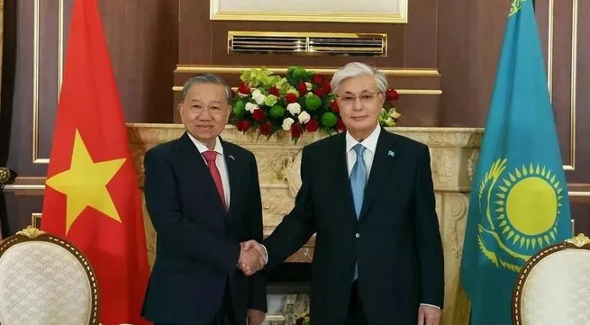 Vietnamese Party leader's visits help tighten relations with Kazakhstan, Azerbaijan: Int'l media